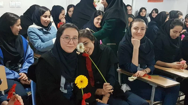 بهترین دبیرستان‎های دخترانه دولتی منطقه 4 کدام است؟