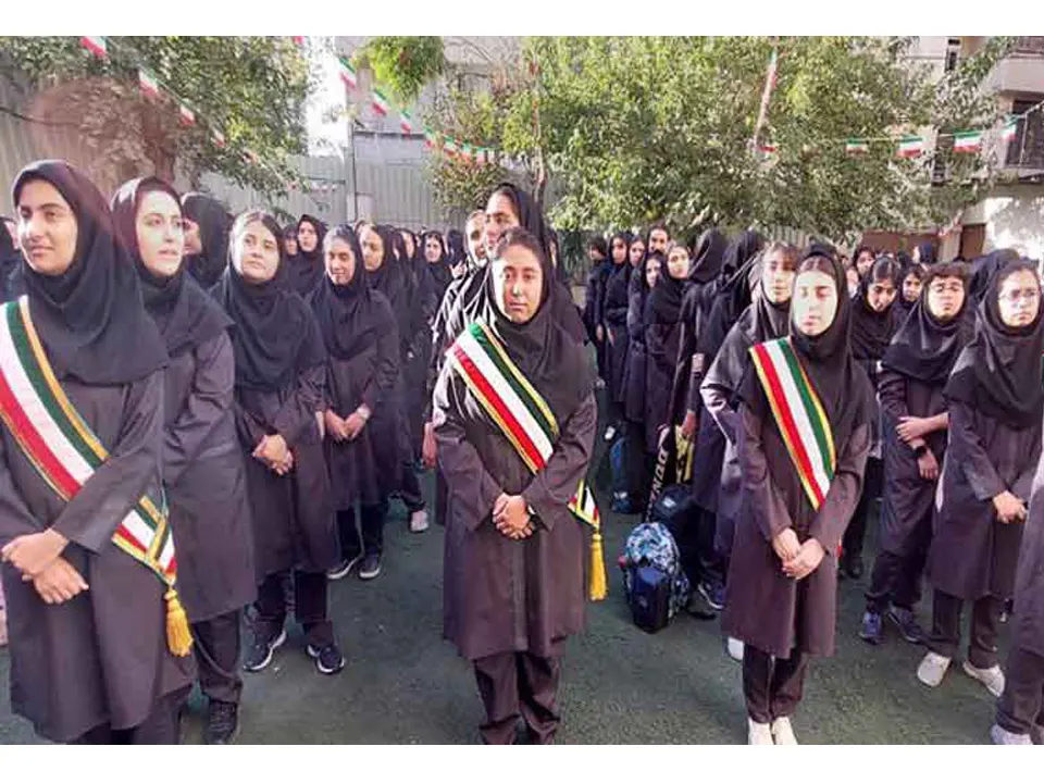 دبیرستان دخترانه غیردولتی قیاس