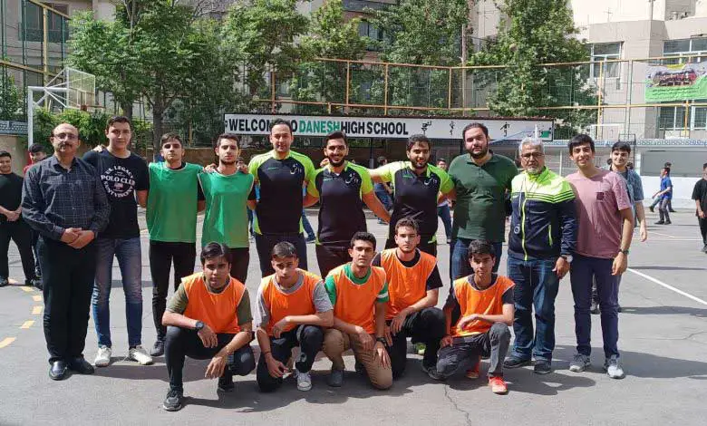 دبیرستان پسرانه غیردولتی دانش