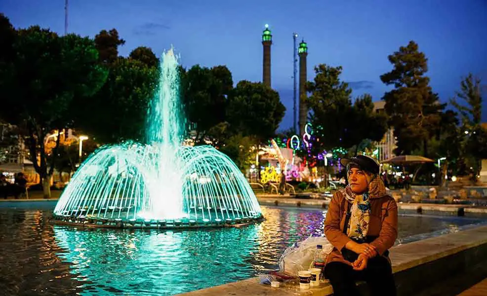 منطقه 8 تهران و شرایط عمومی یک دبستان در این منطقه