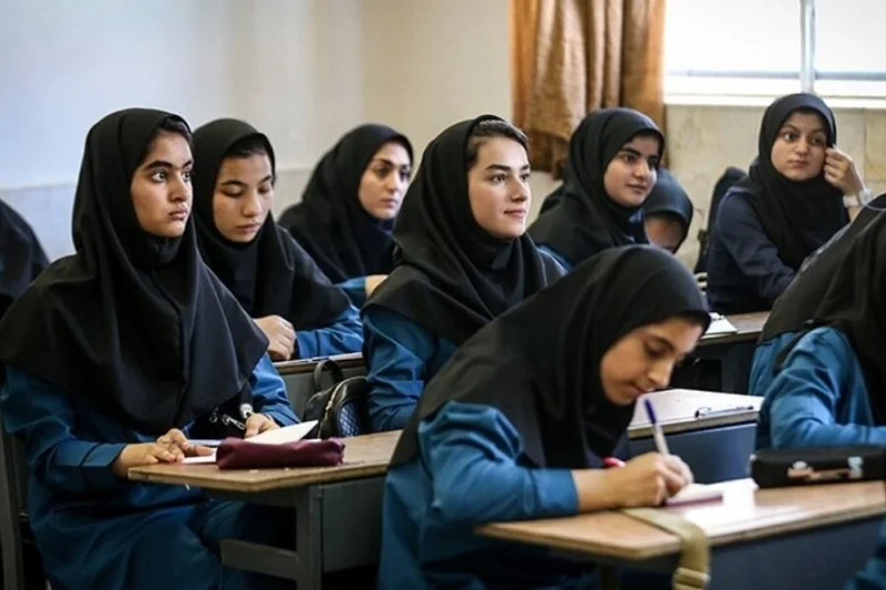 مشکلات دانش آموزان در مدارس دولتی