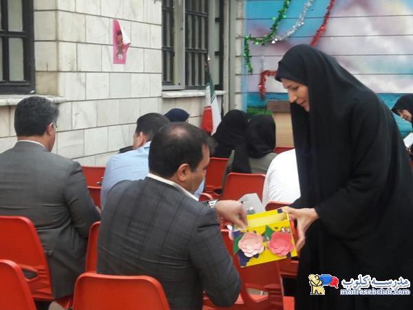 مجتمع آموزشی غیر دولتی دخترانه ایران من - سعادت آباد - منطقه 2