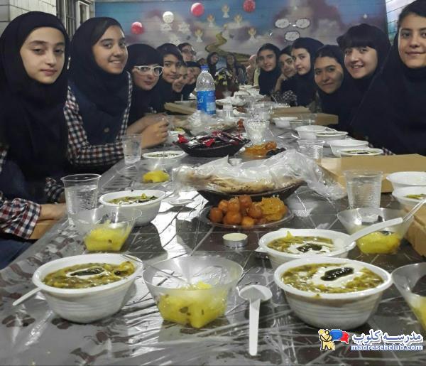 مجتمع آموزشی غیر دولتی دخترانه ایران من - سعادت آباد - منطقه 2