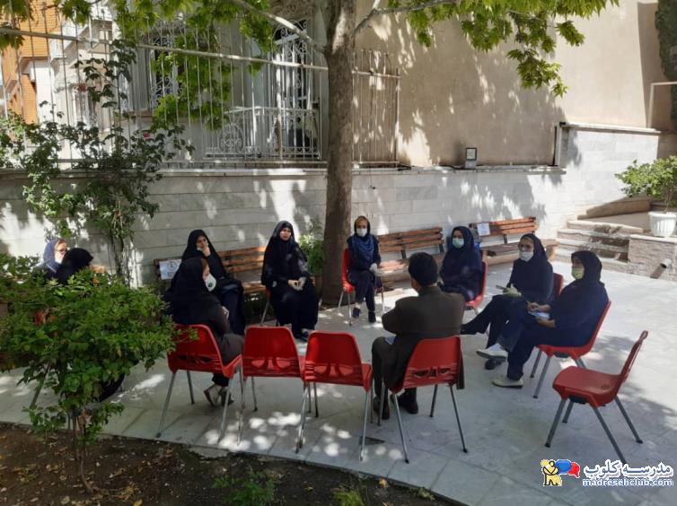 مجتمع آموزشی غیر دولتی دخترانه ایران من - سعادت آباد - منطقه 2