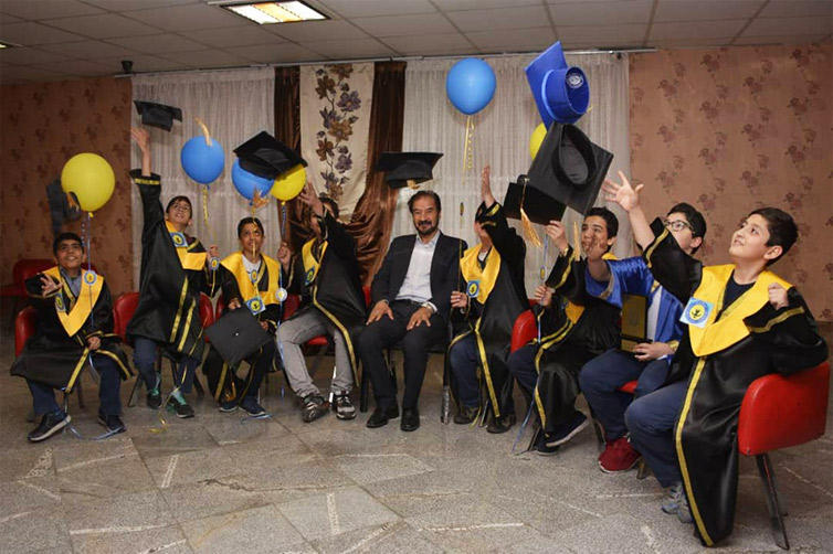 مجتمع آموزشی غیر دولتی (غیرانتفاعی)  پیشگامان