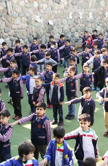 مدرسه فرهنگ، صف دانش آموزی ابتدایی فرهنگ منطقه 4