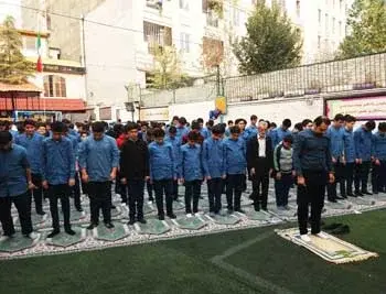 مدرسه جاوید، برگزاری نماز جماعت دردبیرستان دوره اول پسرانه جاوید منطقه 2