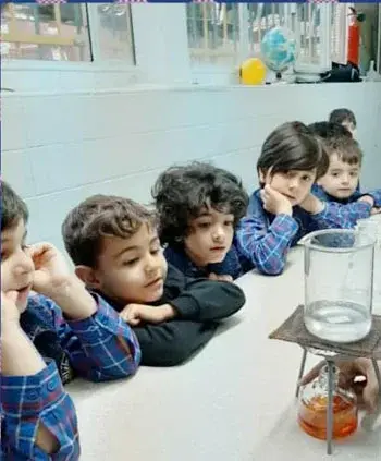 مدرسه علم مبین، آزمایش و پژوهش در دبستان پسرانه علم مبین