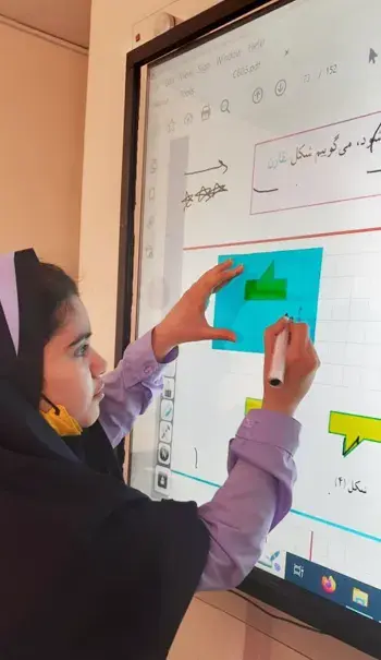 مدرسه  نیکا ، تمرین کلاسی در مدرسه ی دخترانه ی نیکا منطقه ی 7