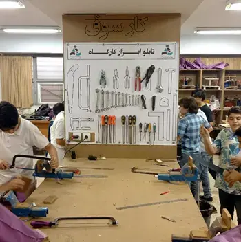 مدرسه علامه طباطبایی (واحد گام نو)، دبیرستان پسرانه علامه طباطبایی واحد گام نو کارگاه های کارسوق برگزار می کند
