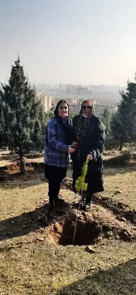 مدرسه آفاق بدیع، روز  درختکاری با دانش آموزان دبیرستان آفاق بدیع