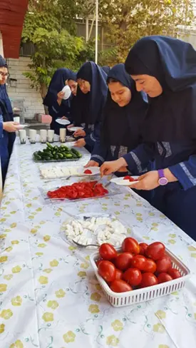 مدرسه زینبیه، میز صبحانه در دبیرستان دخترانه زینبیه 