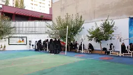 مدرسه بشرا، فضای بزرگ و شاد برای تفریح دانش آموزان دبیرستان  دخترانه بشرا منطقه 2