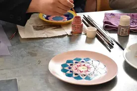 مدرسه مهرآیین، نمونه ای از طراحی دانش آموز مهرآیینی در کلاس آموزشگاه 