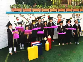 مدرسه مهرآسا، جشن پایان سال مدرسه ی مهرآسا