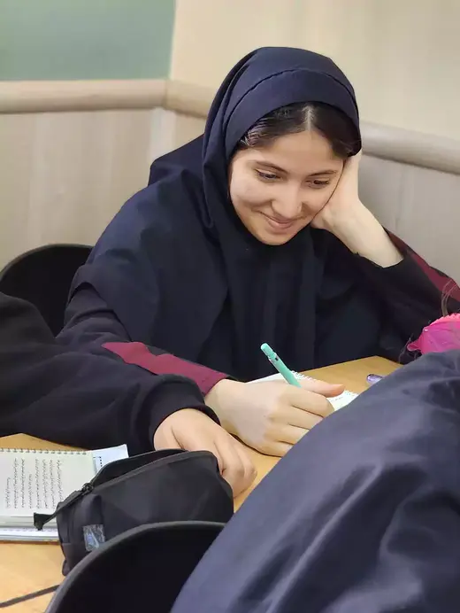مدرسه ماهور، تو یه جنگجوی خستگی‌ناپذیری که برای هدفش می‌جنگه، حتی وقتی که دنیا میگه «ولش کن!». ✨  