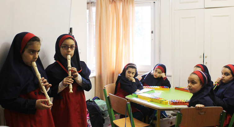 پیش دبستان و دبستان دانشجو